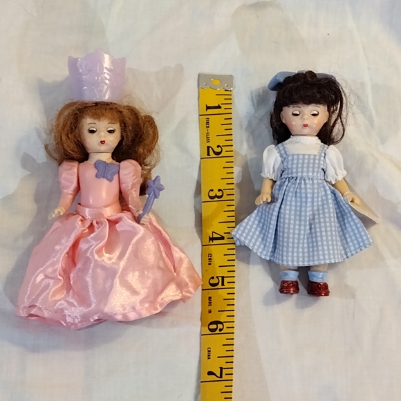 Madame Alexander Wizard of Oz Doll Set with Red, Pink, and Silver Outfits - Picture 9 of 9